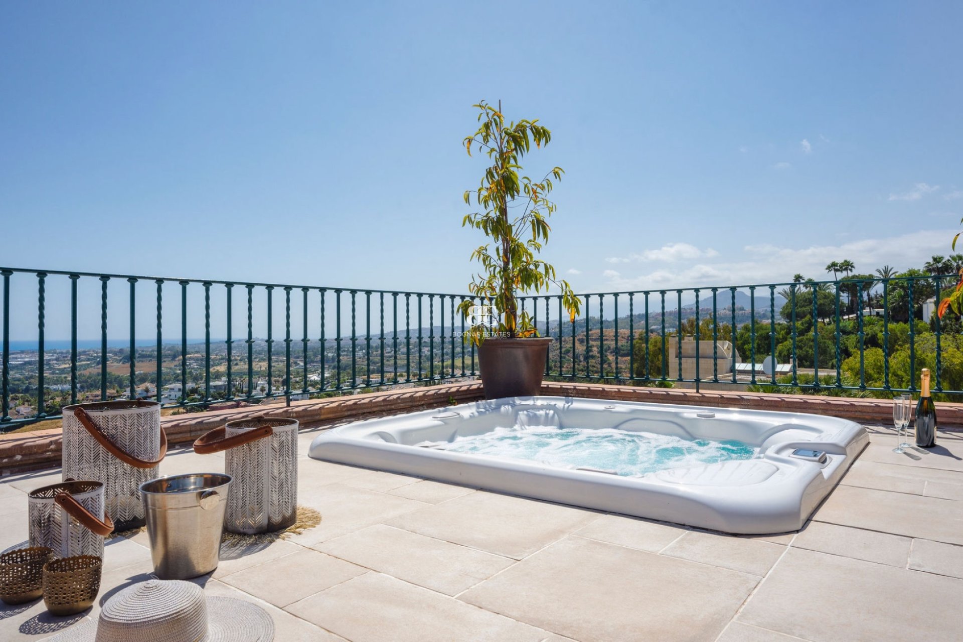 Wiederverkauf - apartment -
Marbella - Nueva Andalucía