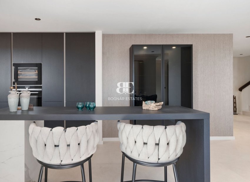 Wiederverkauf - apartment -
Marbella - Nueva Andalucía