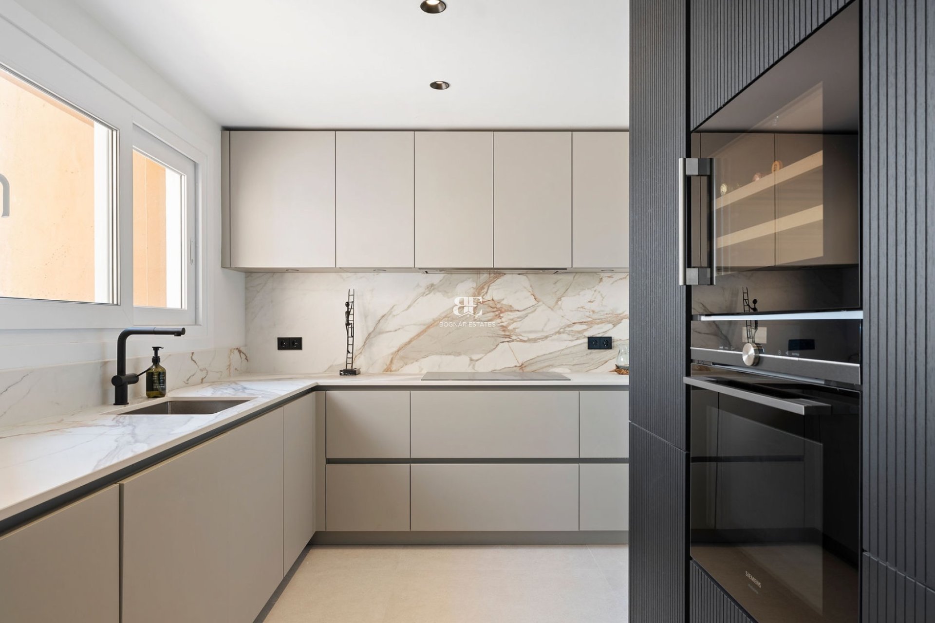Wiederverkauf - apartment -
Marbella - Nueva Andalucía