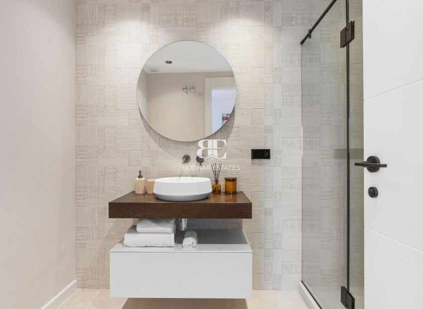 Wiederverkauf - apartment -
Marbella - Nueva Andalucía
