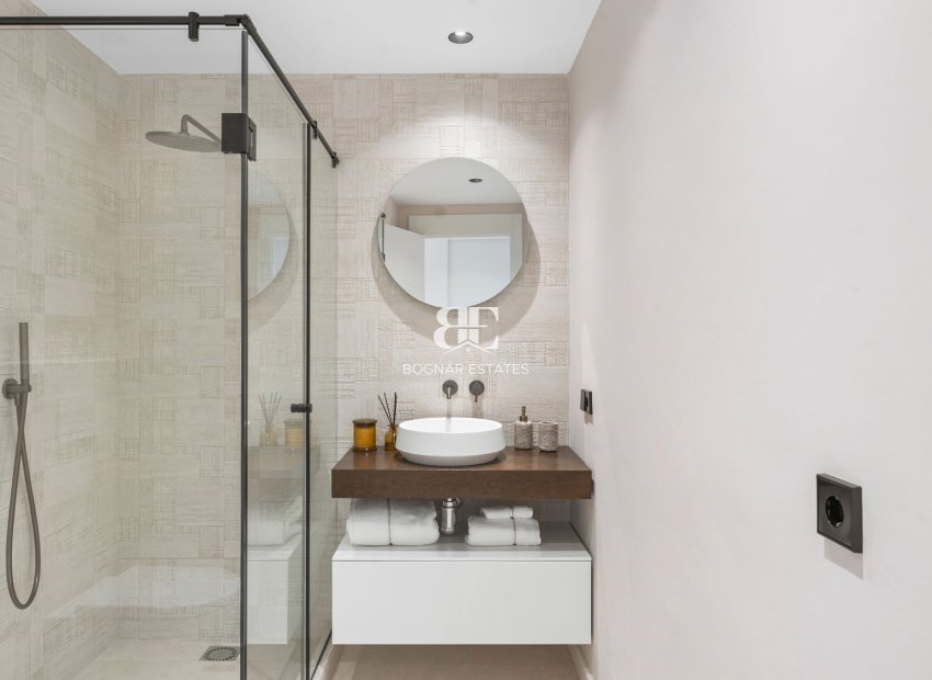 Wiederverkauf - apartment -
Marbella - Nueva Andalucía
