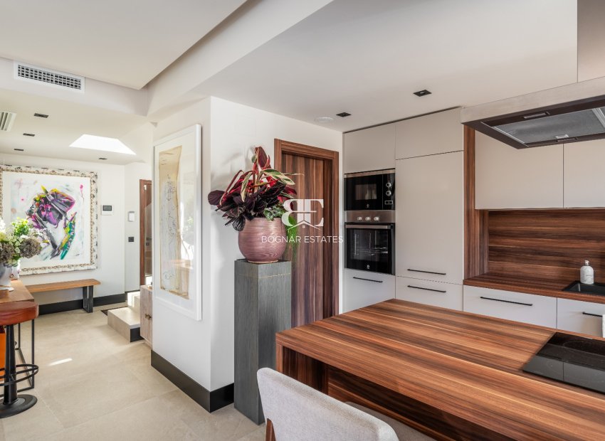 Wiederverkauf - apartment -
Marbella - Nueva Andalucía