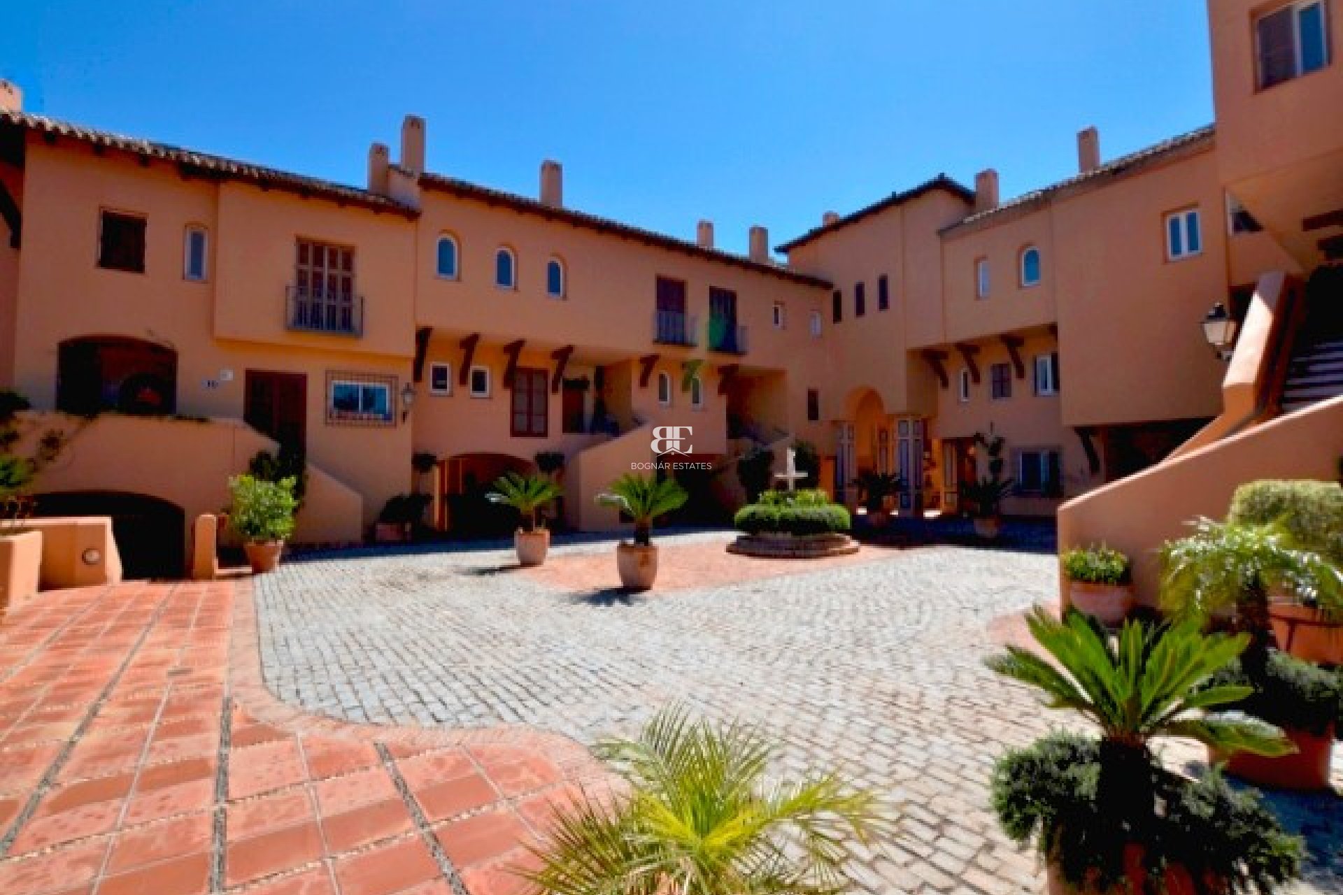 Wiederverkauf - apartment -
Marbella - Nueva Andalucía