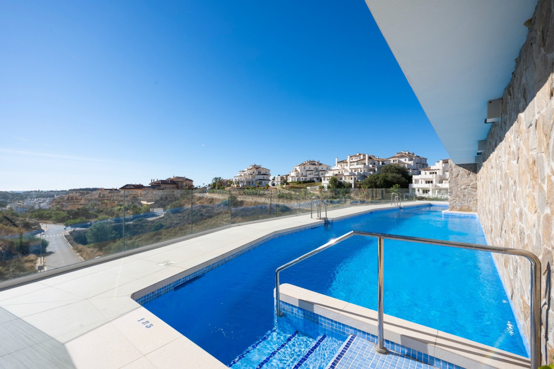 Wiederverkauf - apartment -
Marbella - Nueva Andalucía