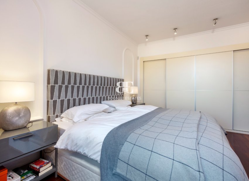 Wiederverkauf - apartment -
Marbella - Nueva Andalucía