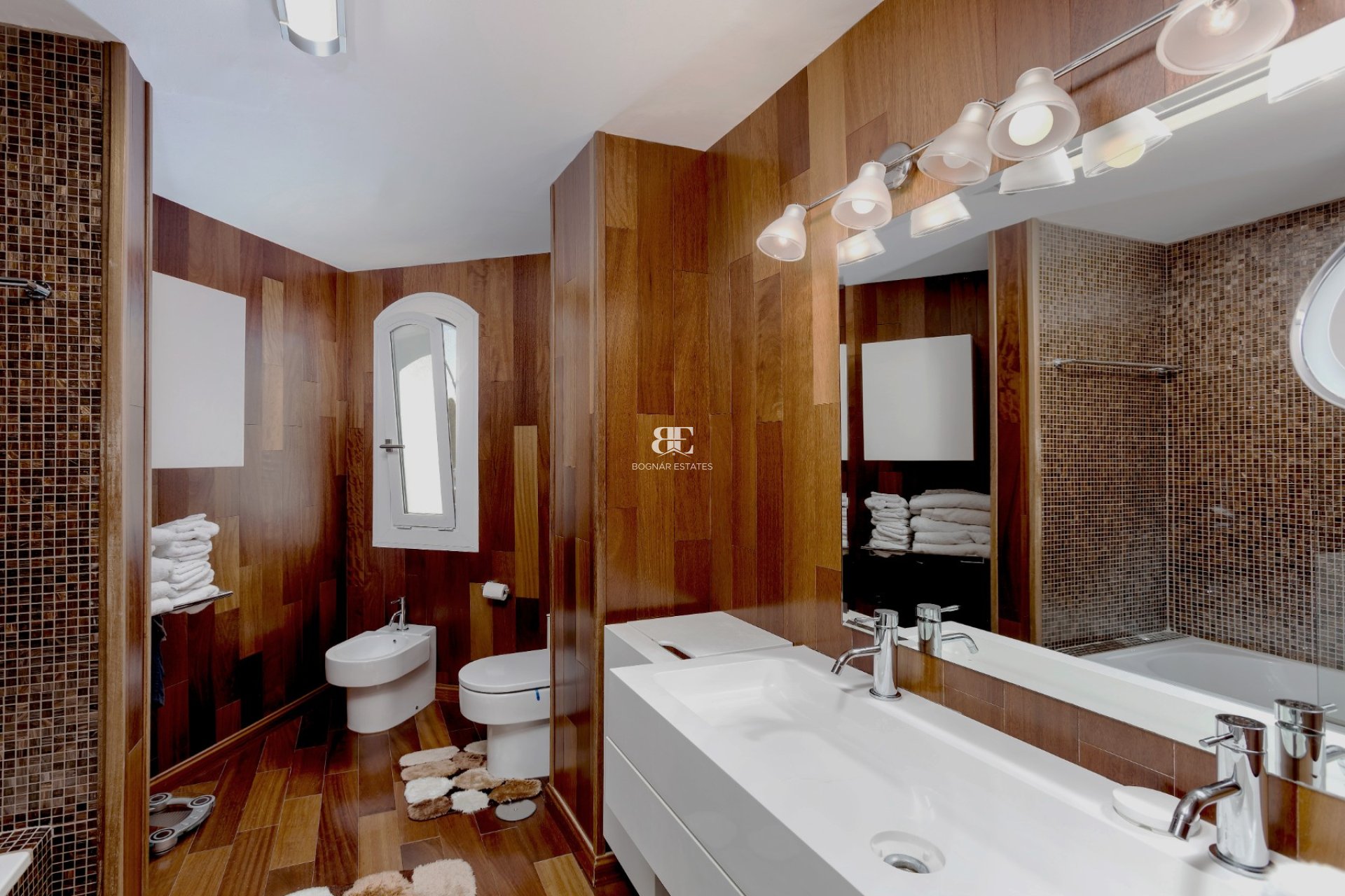 Wiederverkauf - apartment -
Marbella - Nueva Andalucía