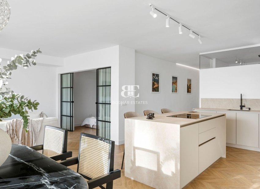 Wiederverkauf - apartment -
Marbella - Nueva Andalucía