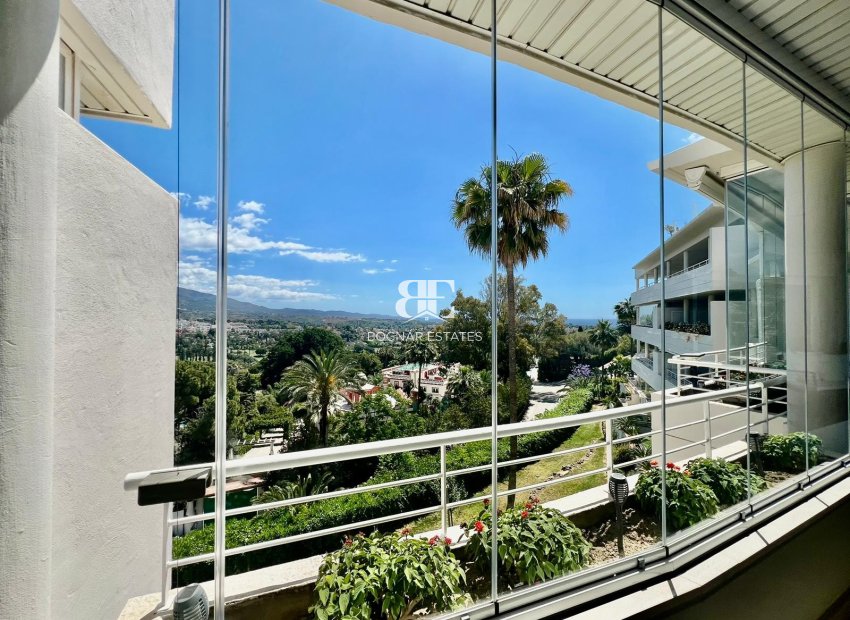 Wiederverkauf - apartment -
Marbella - Nueva Andalucía