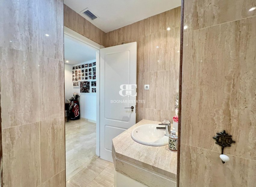 Wiederverkauf - apartment -
Marbella - Nueva Andalucía