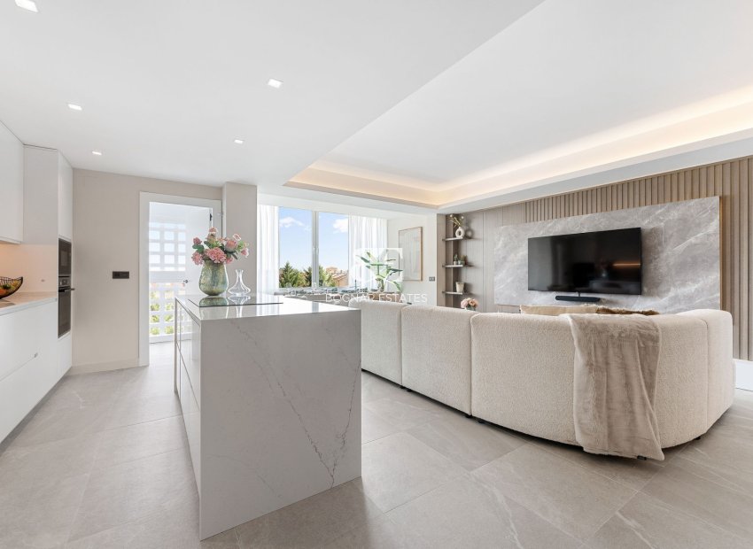 Wiederverkauf - apartment -
Marbella - Nueva Andalucía