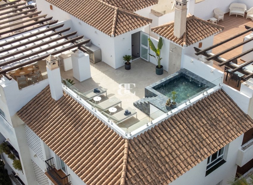 Wiederverkauf - apartment -
Marbella - Nueva Andalucía