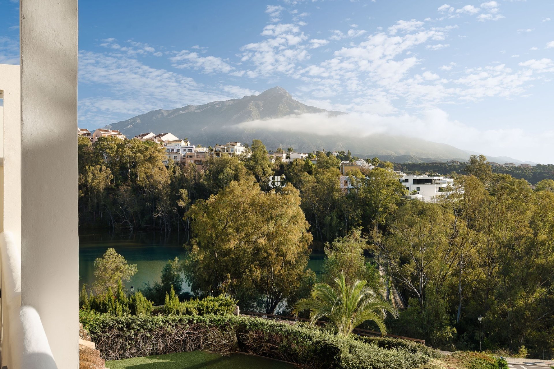 Wiederverkauf - apartment -
Marbella - Nueva Andalucía