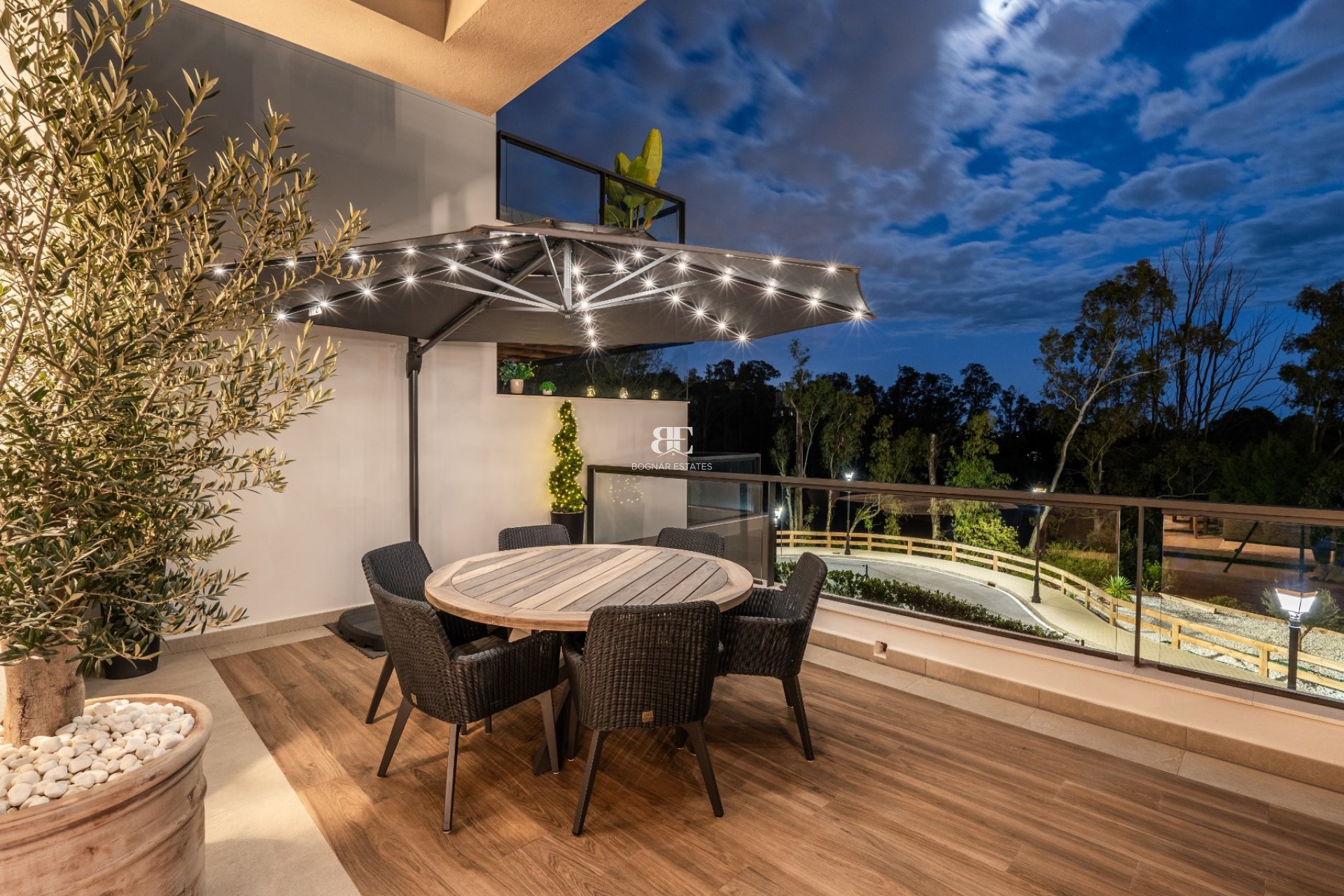 Wiederverkauf - apartment -
Marbella - Nueva Andalucía