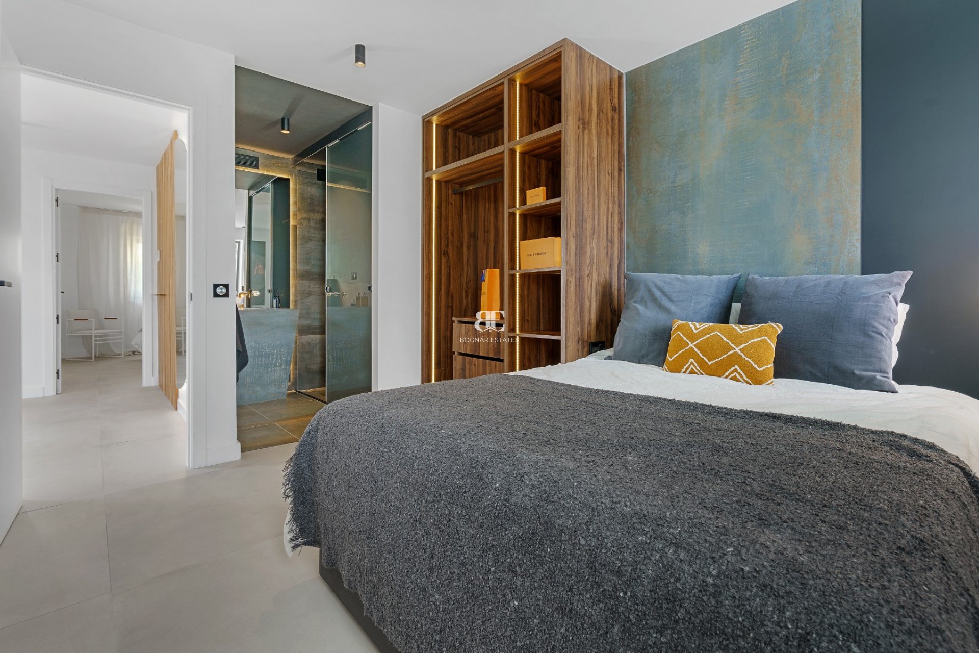 Wiederverkauf - apartment -
Marbella - Nueva Andalucía