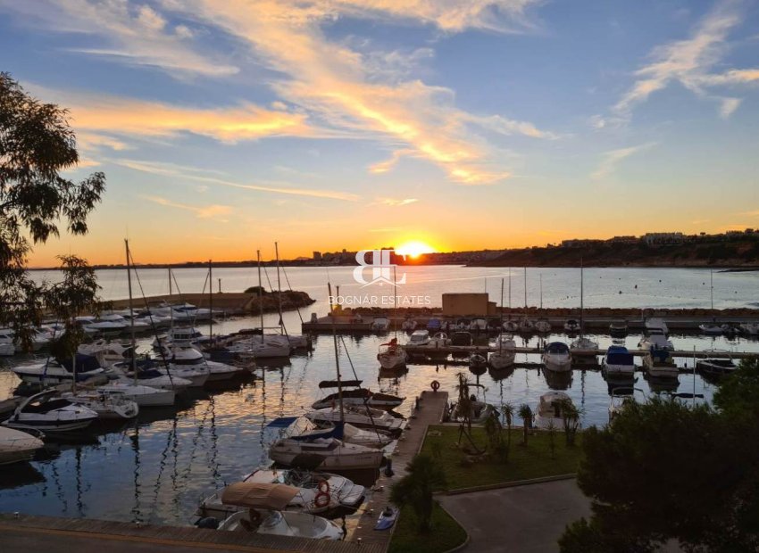 Wiederverkauf - apartment -
Orihuela Costa - Campoamor