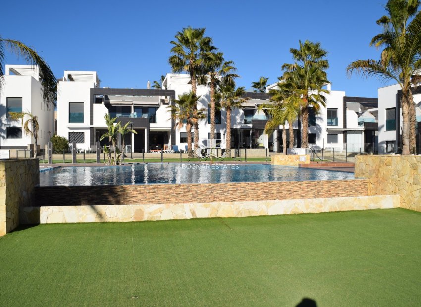 Wiederverkauf - apartment -
Orihuela Costa - La Zenia