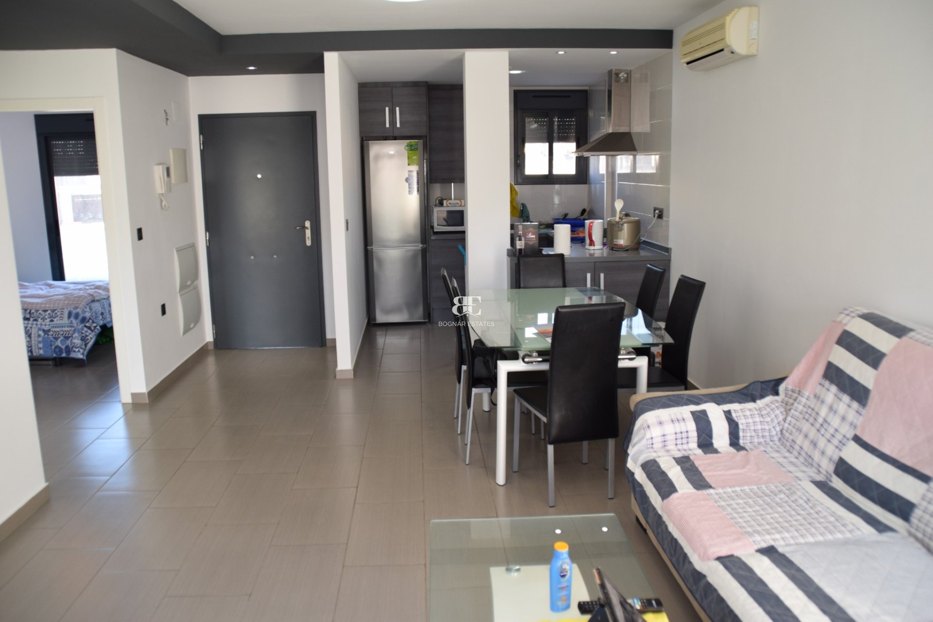 Wiederverkauf - apartment -
Orihuela Costa - La Zenia