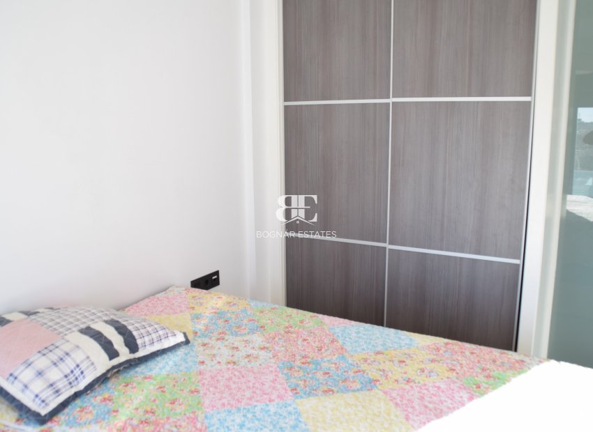 Wiederverkauf - apartment -
Orihuela Costa - La Zenia