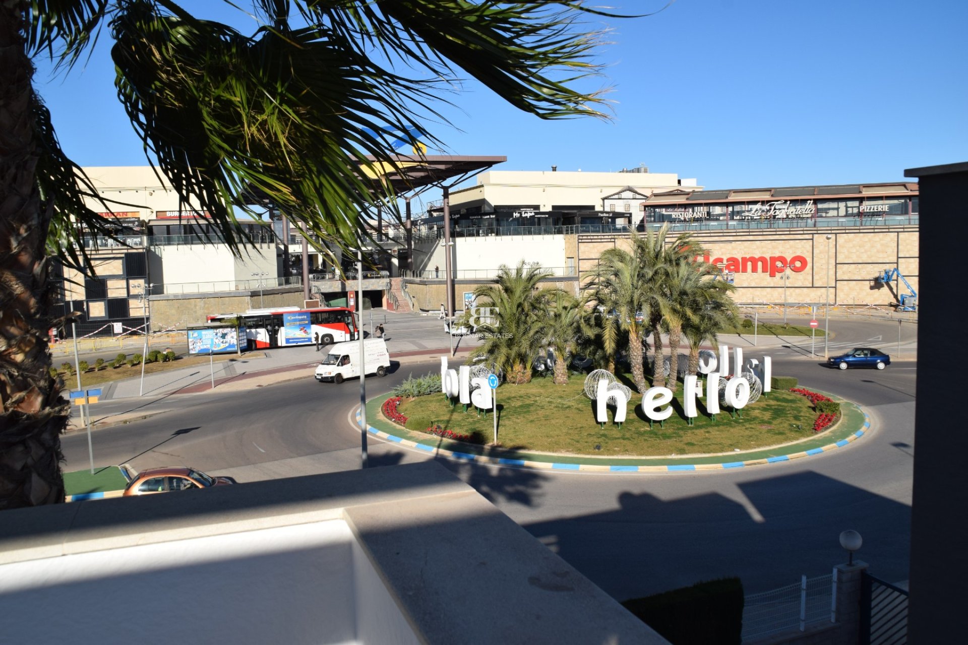 Wiederverkauf - apartment -
Orihuela Costa - La Zenia