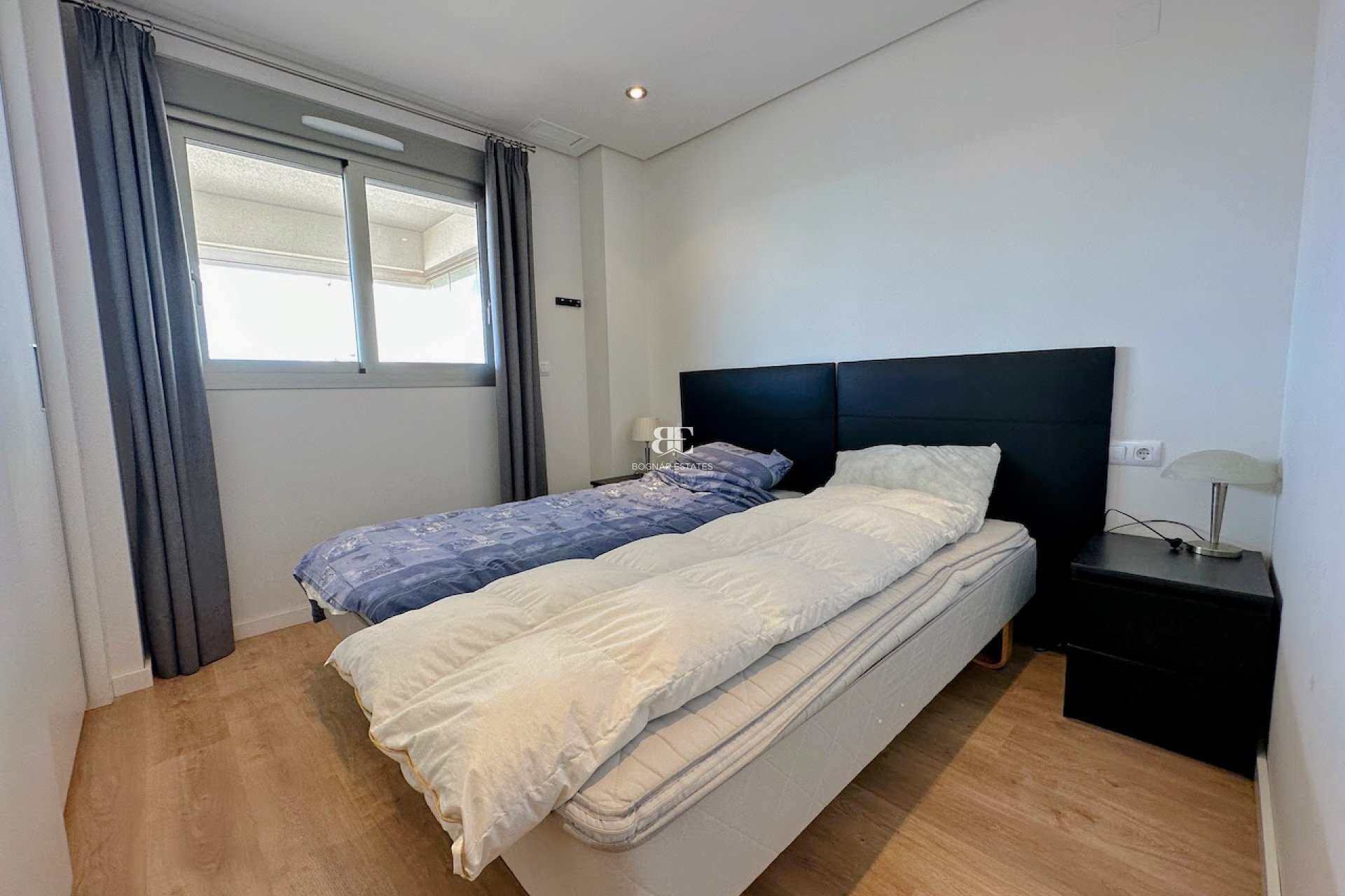 Wiederverkauf - apartment -
Orihuela Costa - La Zenia