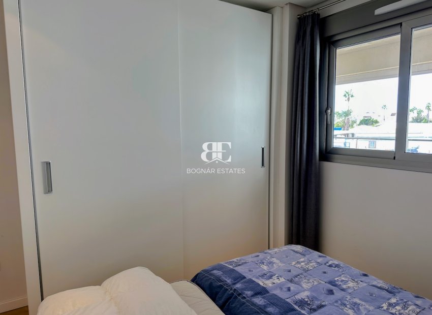Wiederverkauf - apartment -
Orihuela Costa - La Zenia