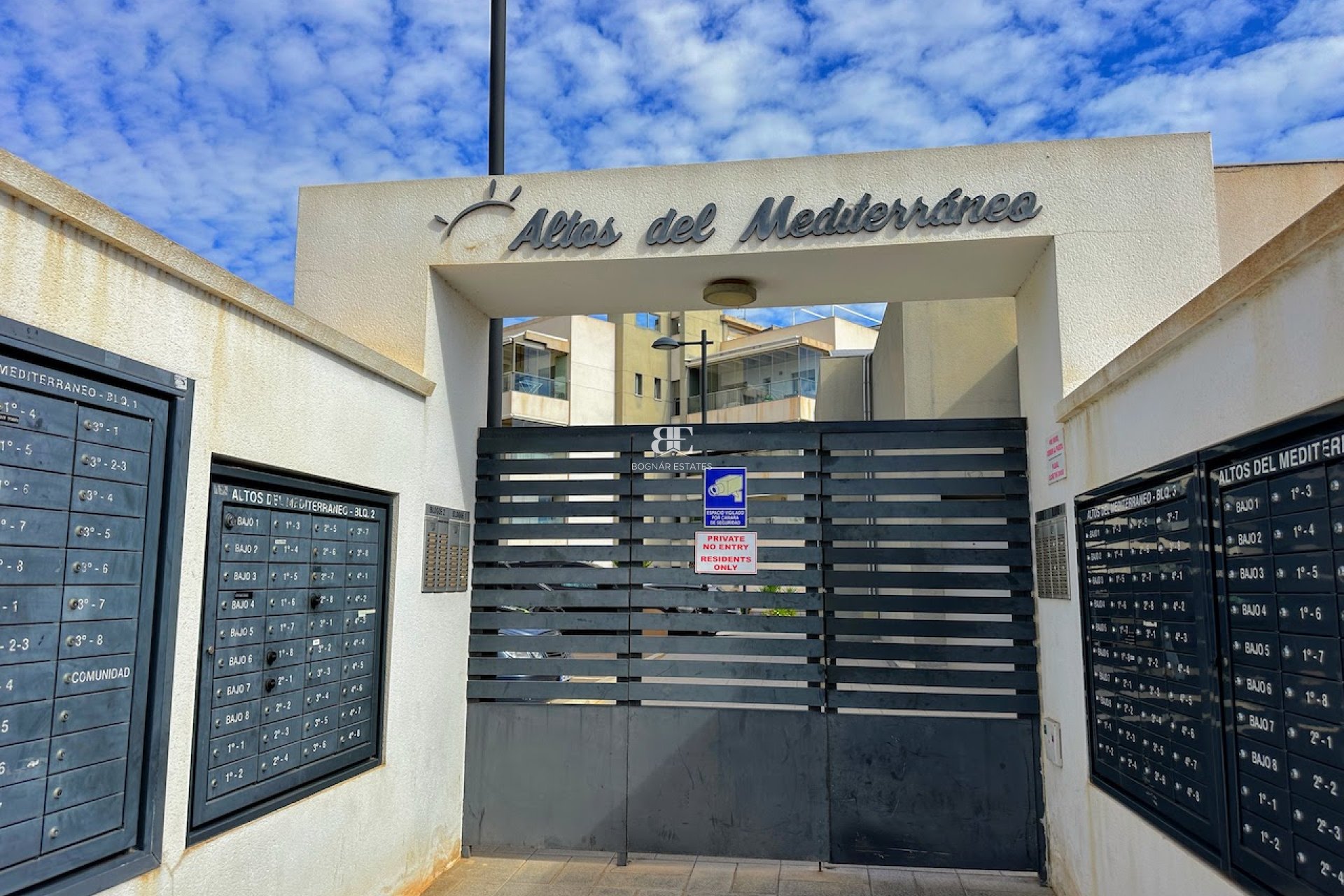 Wiederverkauf - apartment -
Orihuela Costa - La Zenia