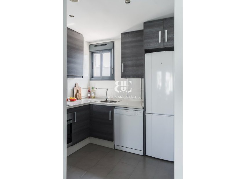 Wiederverkauf - apartment -
Orihuela Costa - La Zenia