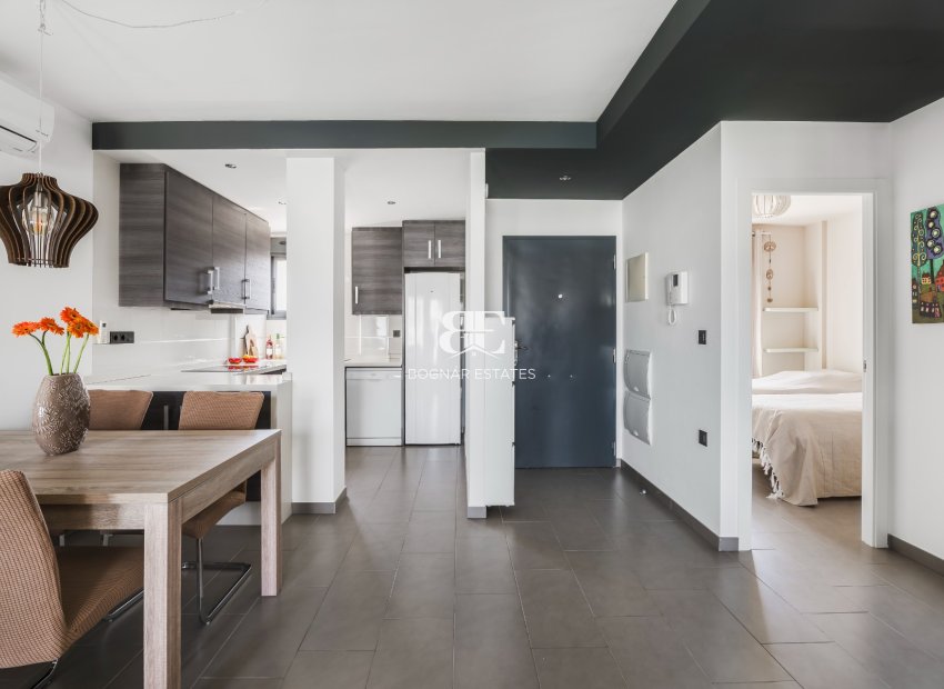 Wiederverkauf - apartment -
Orihuela Costa - La Zenia