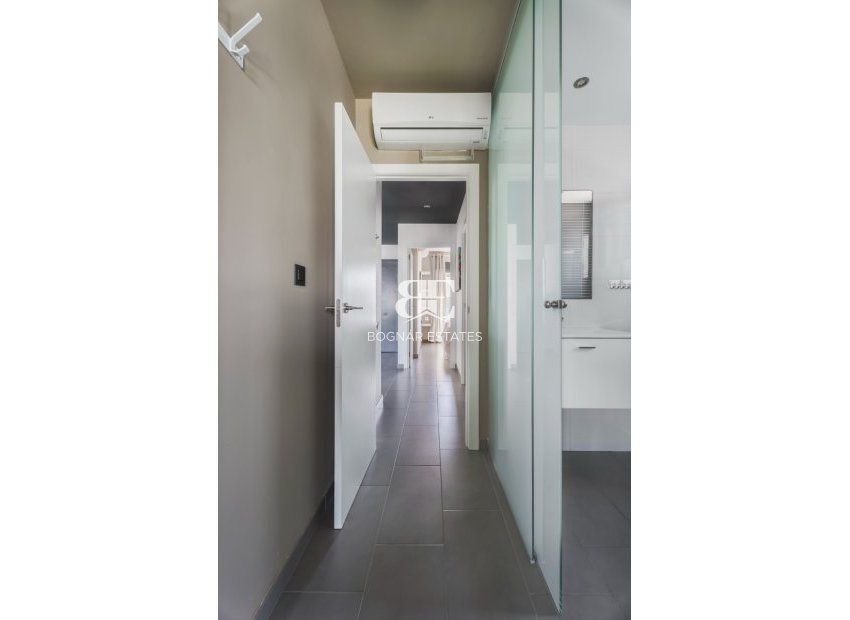 Wiederverkauf - apartment -
Orihuela Costa - La Zenia