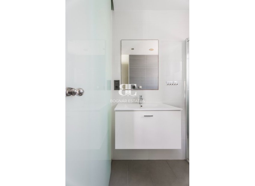 Wiederverkauf - apartment -
Orihuela Costa - La Zenia