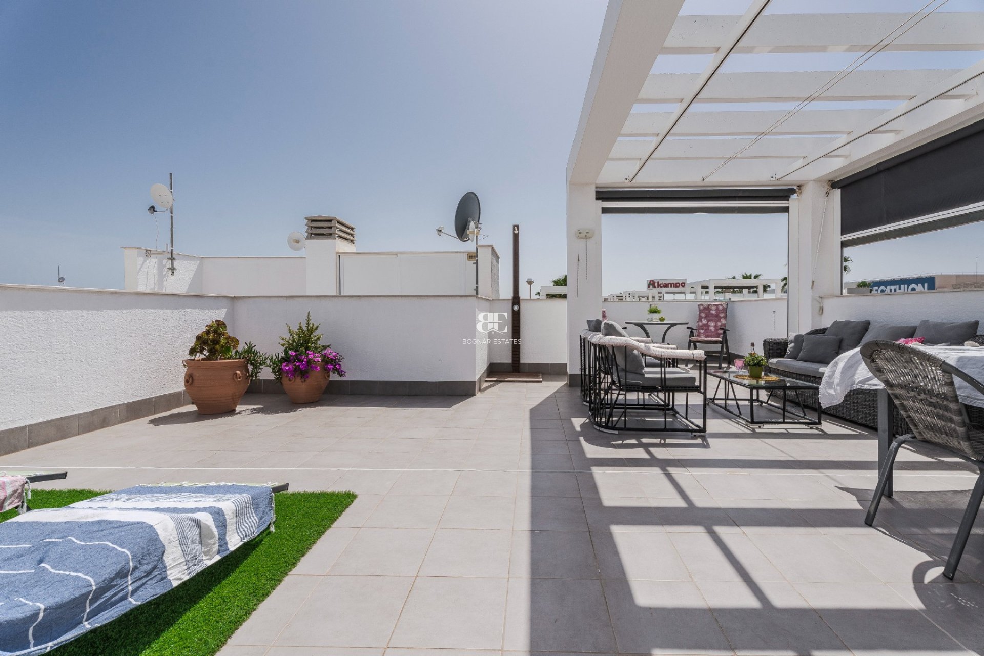 Wiederverkauf - apartment -
Orihuela Costa - La Zenia
