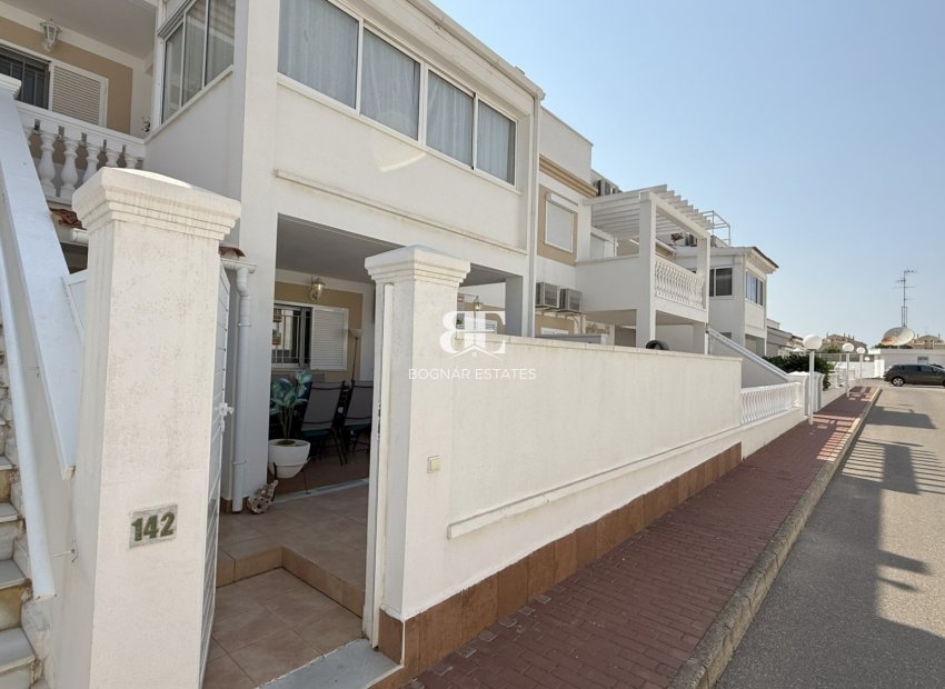 Wiederverkauf - apartment -
Orihuela Costa - La Zenia