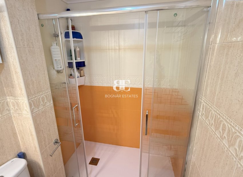 Wiederverkauf - apartment -
Orihuela Costa - La Zenia