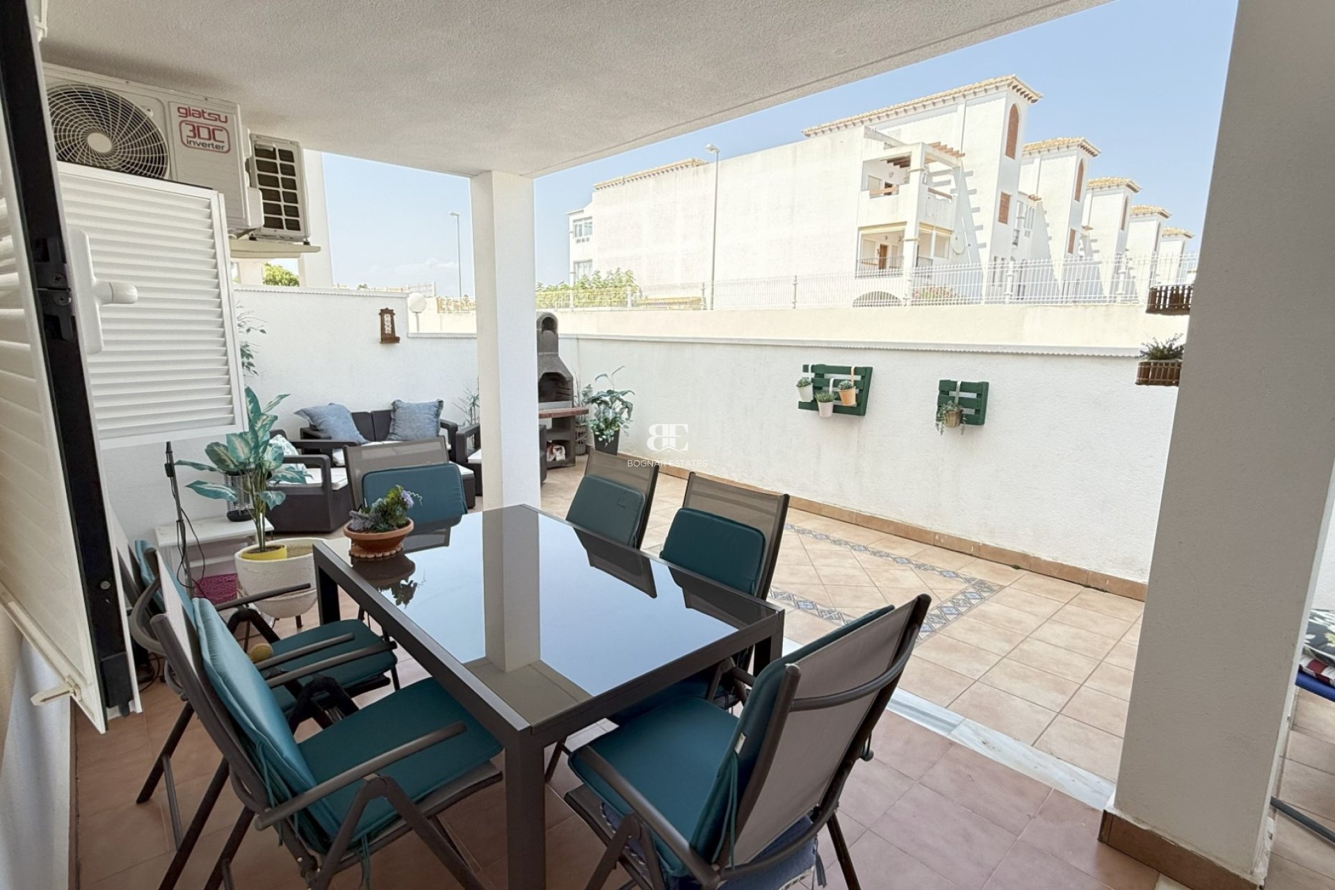 Wiederverkauf - apartment -
Orihuela Costa - La Zenia