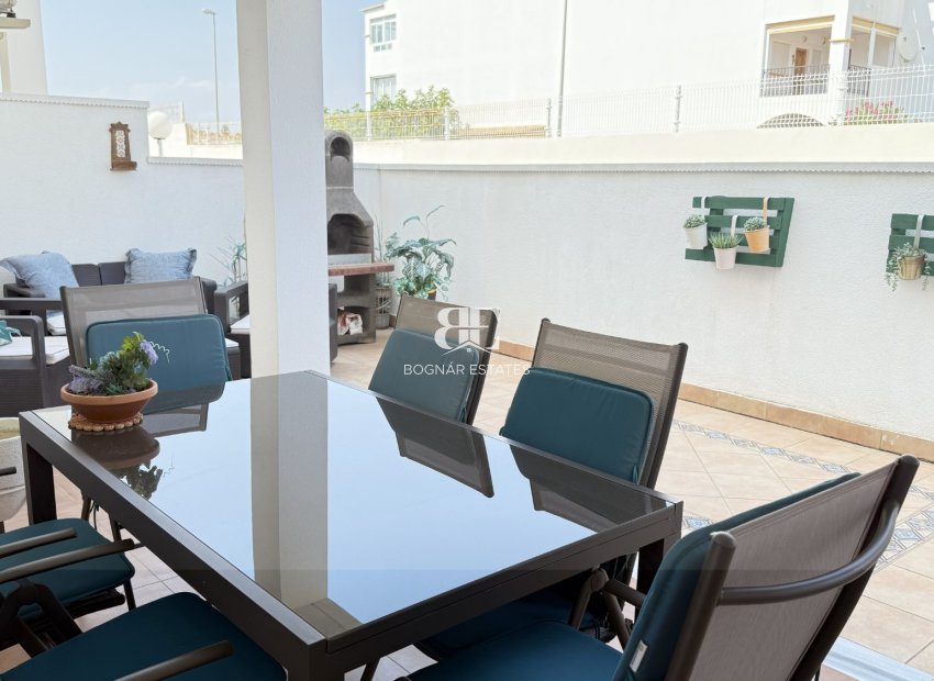 Wiederverkauf - apartment -
Orihuela Costa - La Zenia