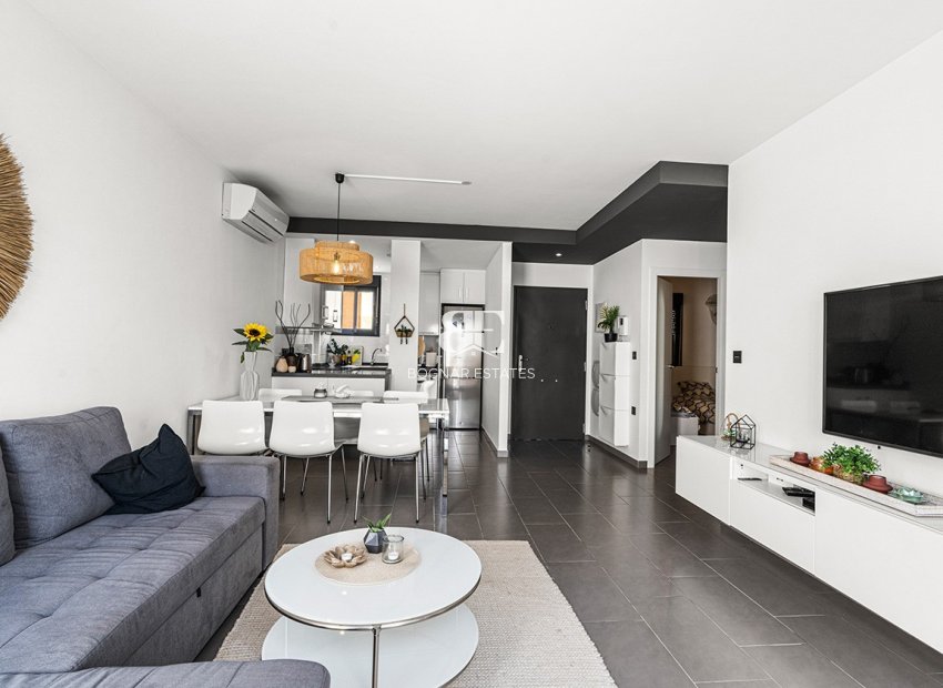 Wiederverkauf - apartment -
Orihuela Costa - La Zenia