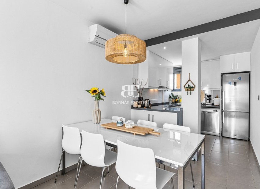 Wiederverkauf - apartment -
Orihuela Costa - La Zenia