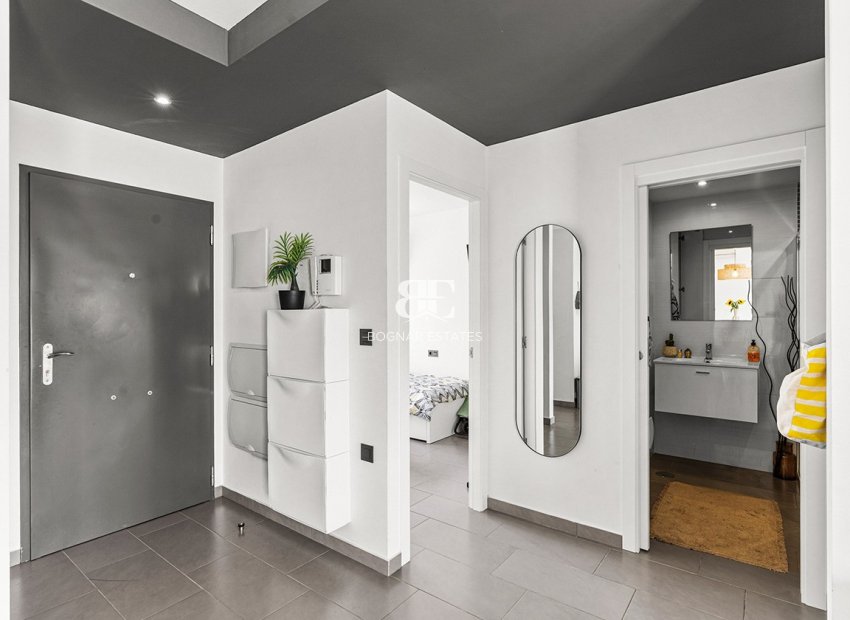 Wiederverkauf - apartment -
Orihuela Costa - La Zenia