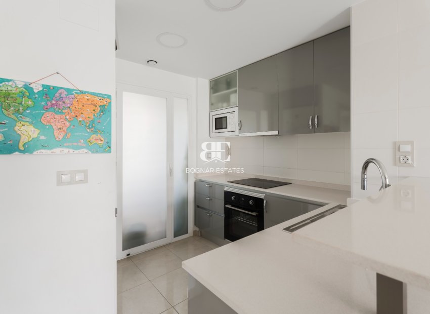 Wiederverkauf - apartment -
Orihuela Costa - La Zenia