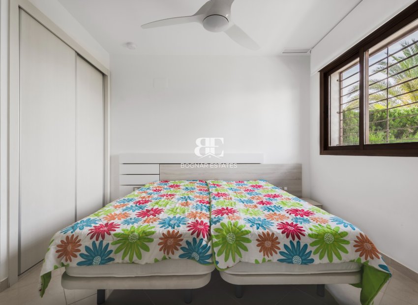 Wiederverkauf - apartment -
Orihuela Costa - La Zenia