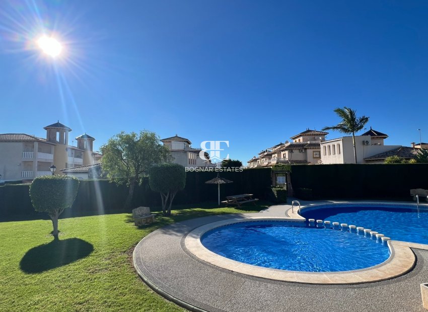 Wiederverkauf - apartment -
Orihuela Costa - Lomas De Cabo Roig