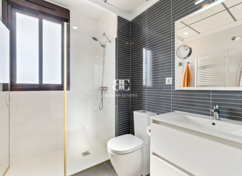 Wiederverkauf - apartment -
Orihuela Costa - Lomas De Cabo Roig