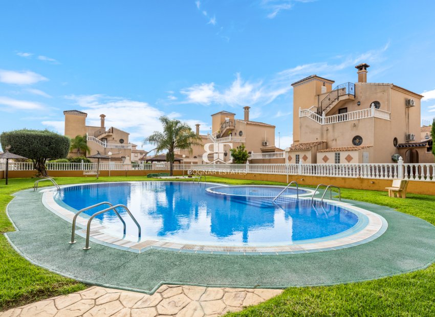 Wiederverkauf - apartment -
Orihuela Costa - Lomas De Cabo Roig