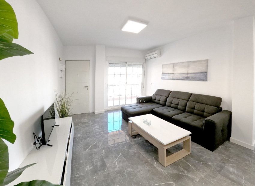 Wiederverkauf - apartment -
Orihuela Costa - Lomas De Cabo Roig