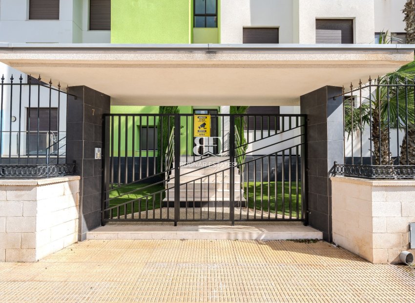 Wiederverkauf - apartment -
Orihuela Costa - Lomas De Cabo Roig