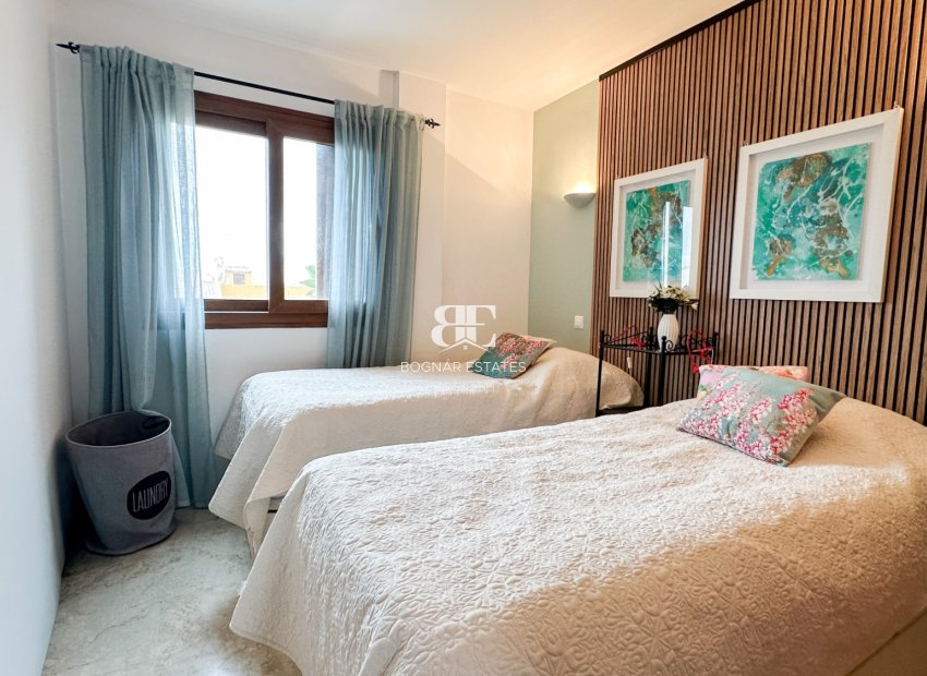 Wiederverkauf - apartment -
Orihuela Costa - Punta Prima