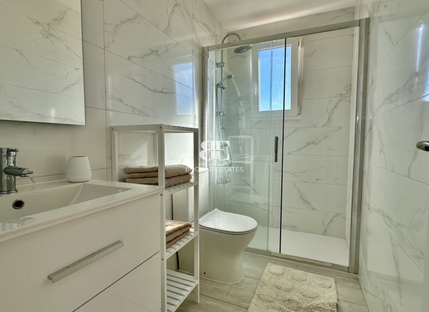 Wiederverkauf - apartment -
Orihuela Costa - Punta Prima