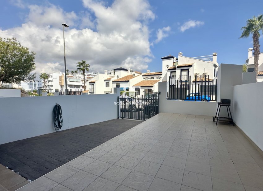 Wiederverkauf - apartment -
Orihuela Costa - Villamartín