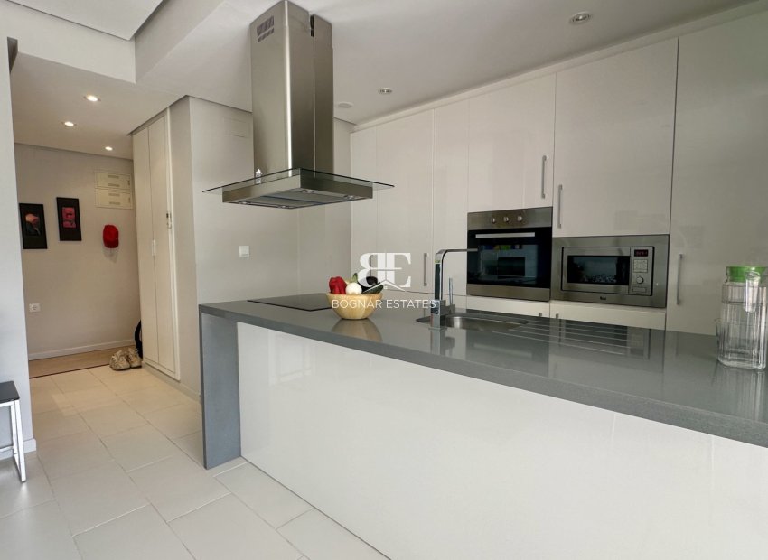 Wiederverkauf - apartment -
Orihuela Costa - Villamartín