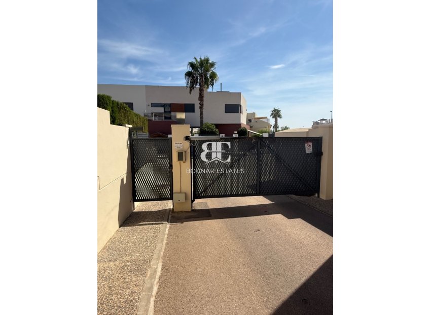 Wiederverkauf - apartment -
Orihuela Costa - Villamartín